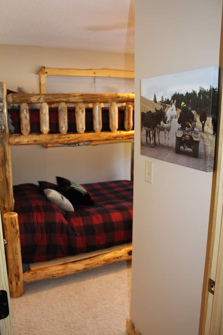 Chumba kizuri cha bonasi kilichotengenezwa kwa mikono.