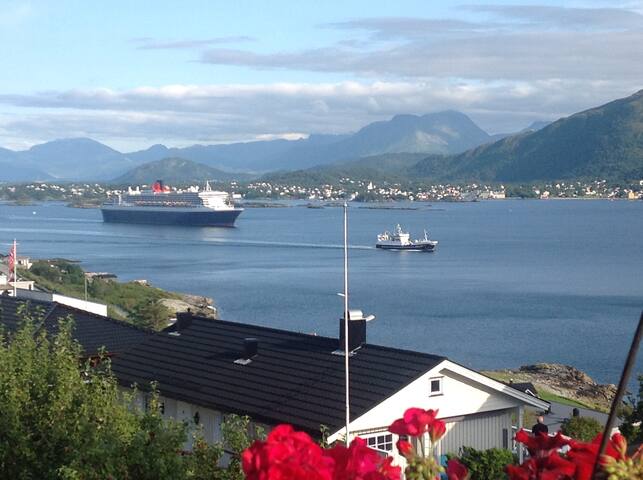 Hessa Paradise.Magnificent sight of ocean & fjords