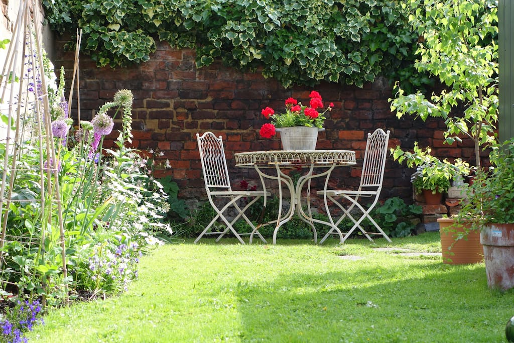 Please use the garden too.