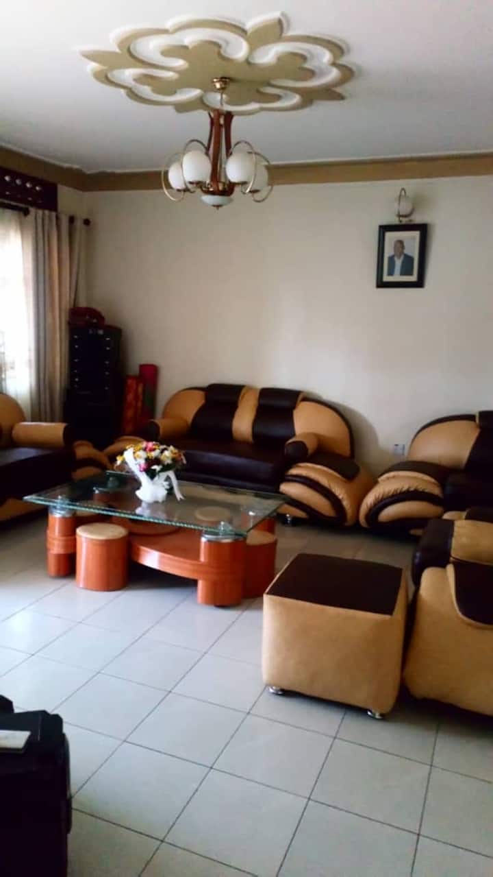 Kla Central, Very Private, Comfortable. - Kampala