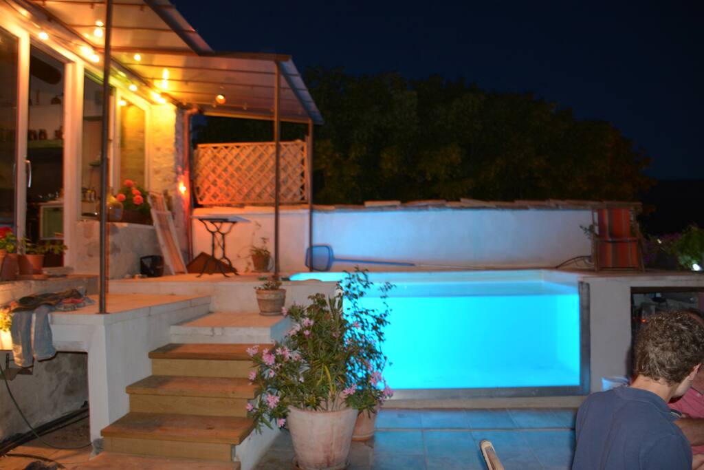 Vue du bassin avec vitre aquarium