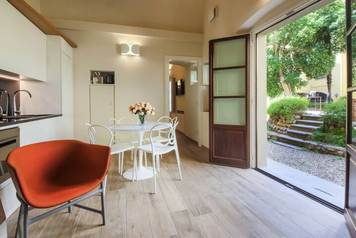 Dragomanni 2 Bedroom Apartment with Garden gallery image 3