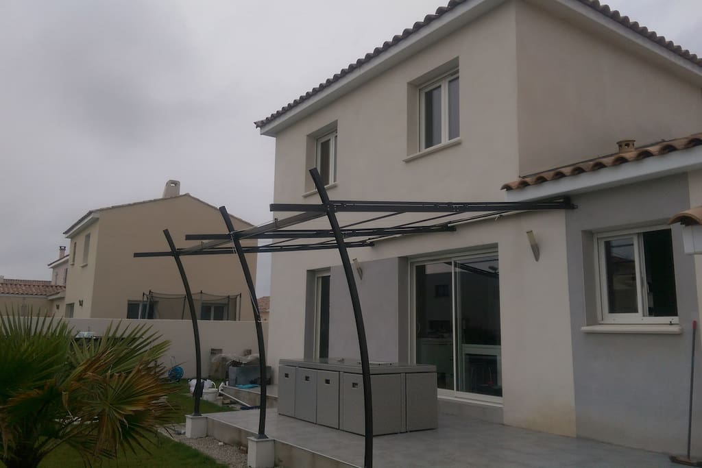 Salon de jardin avec pergola