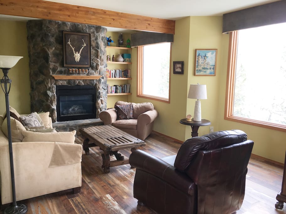 Living room 2. Gas fireplace. Mountain views.