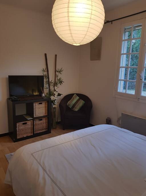 Une vue de la chambre.