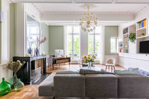 Top performing Airbnb: Splendid duplex on Île St. Louis with A/C in Paris 4e Arrondissement