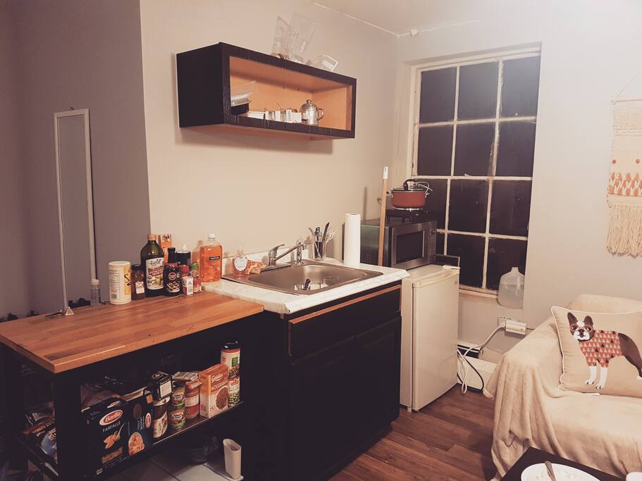Little Kitchen (left side of the studio)