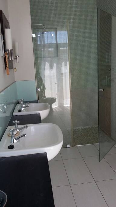 Main bathroom