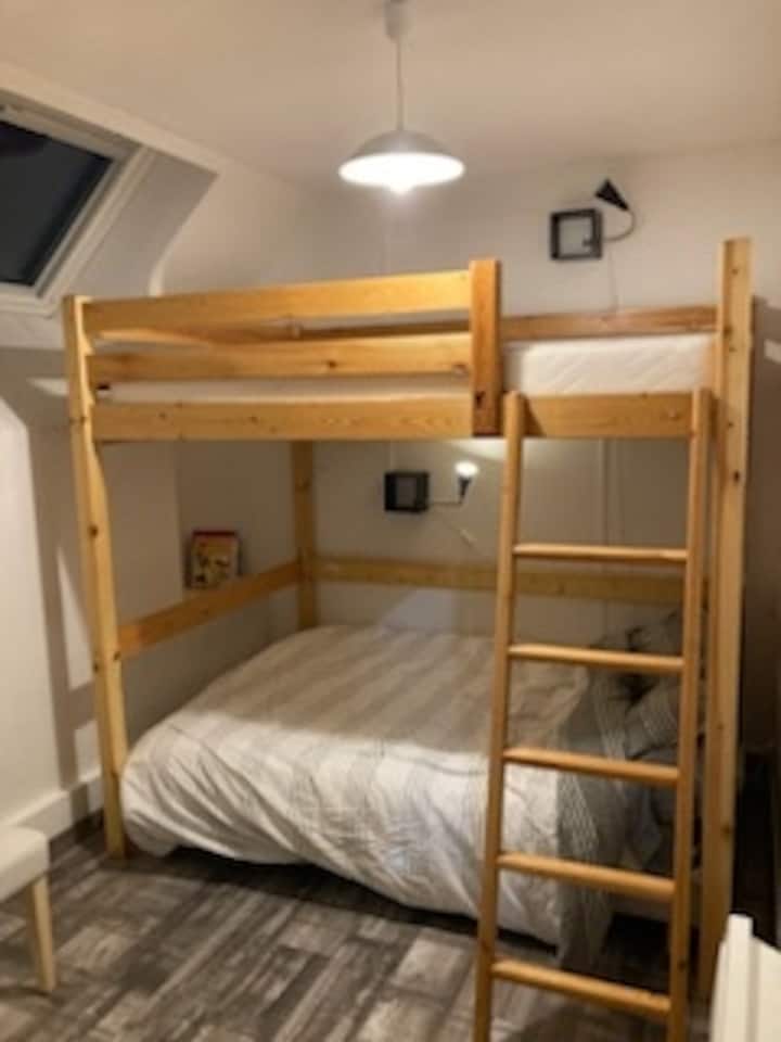 Dhomë gjumi me 2 krevate , 140 x 190 