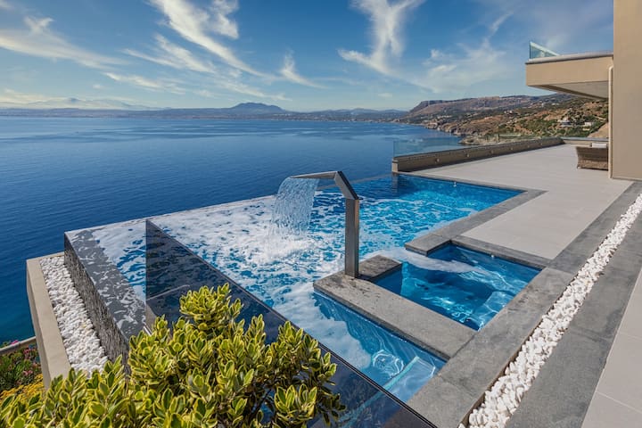 Amfitriti Luxury Villa – The Heart of Crete❤️