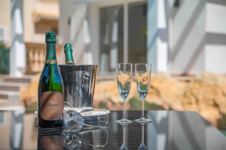 Vila SOL FELOSTAL,130m to beach,near airport&Palma gallery image 3