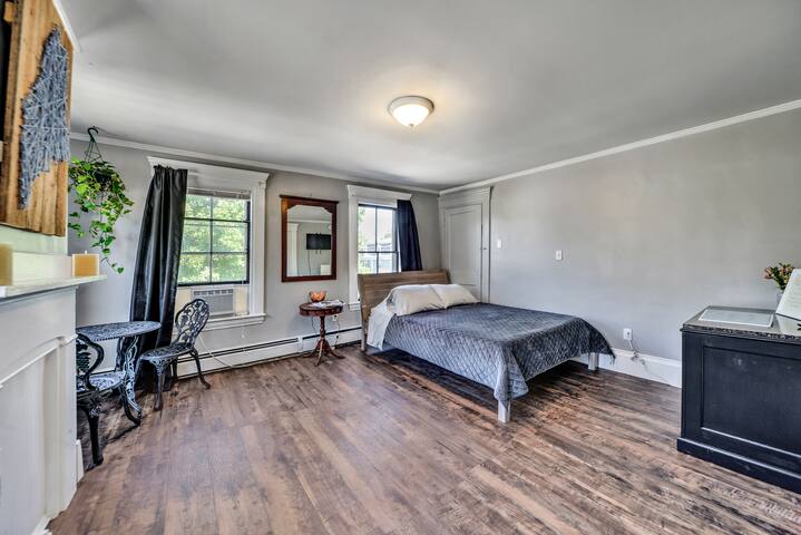 Great Location Central to OOB, Kennebunk, Portland