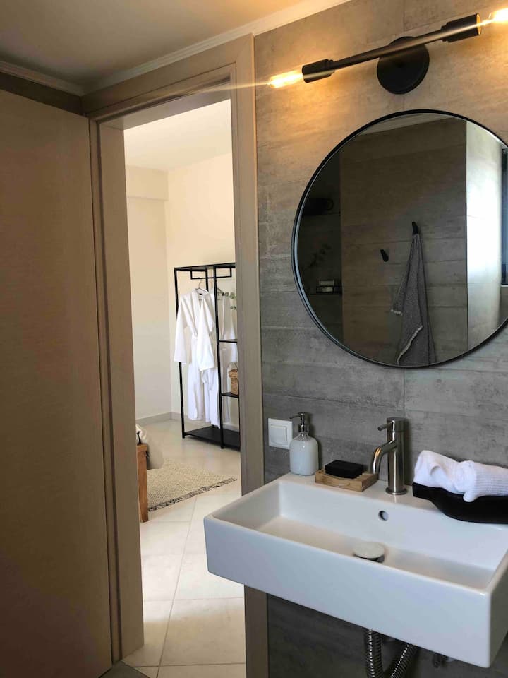 Full en suite bathroom located within the largest of the 3 bedrooms