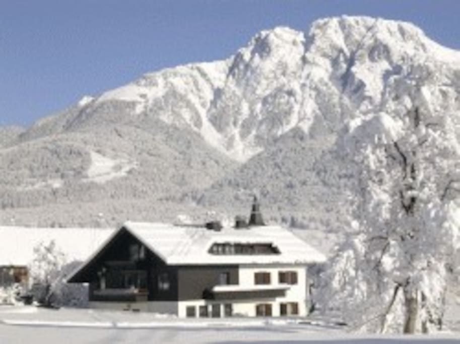 Hohe Schneesicherheit und zahlreiche Wintersportaktivitäten im Winter