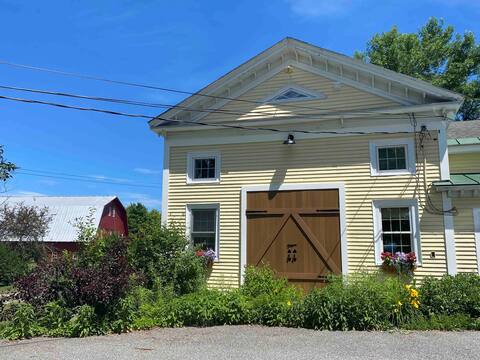 Shelburne Carriage Barn | SAUNA | Snowshoes!