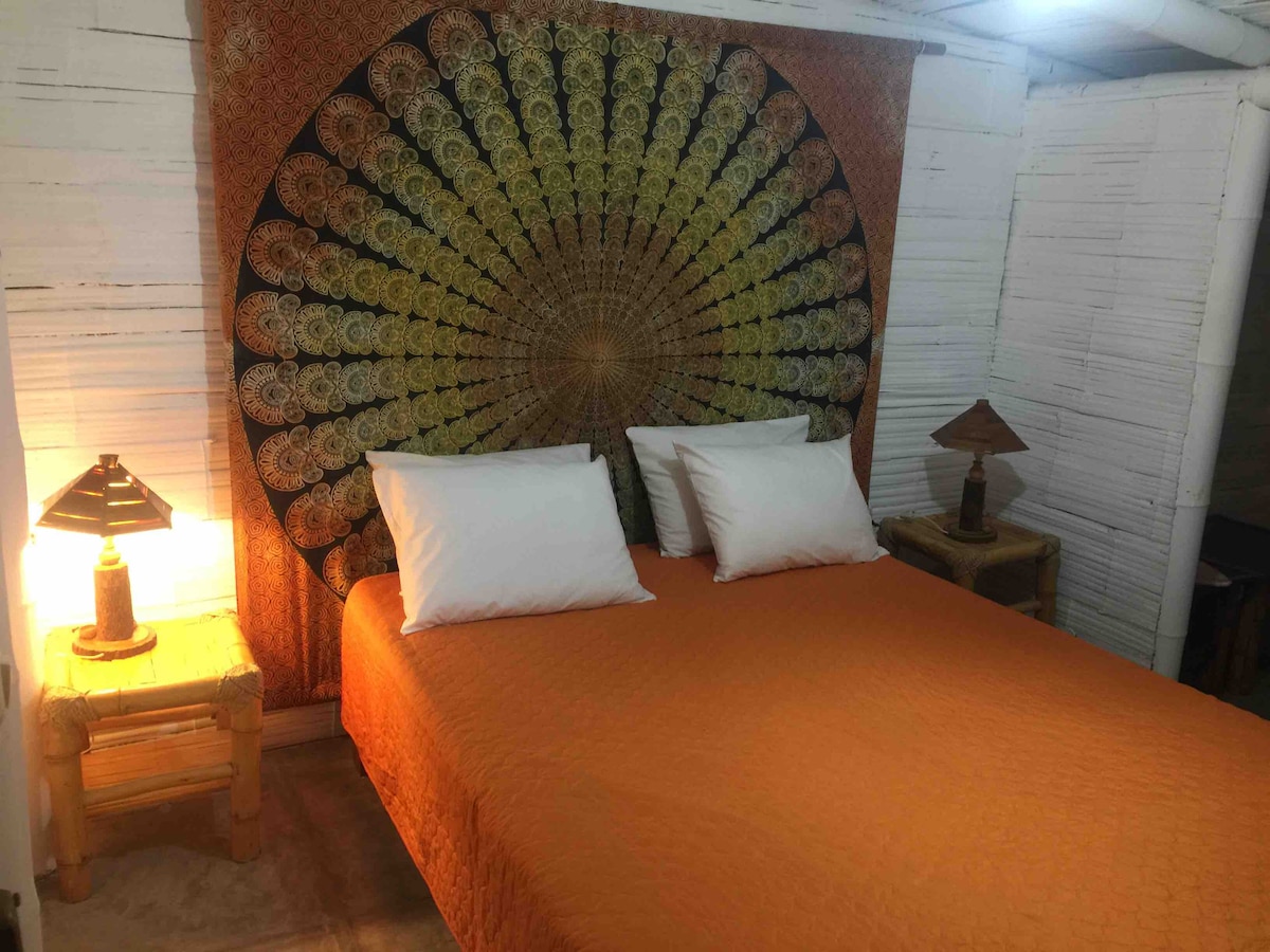 Стая 1, с двойно легло и дрешник. 