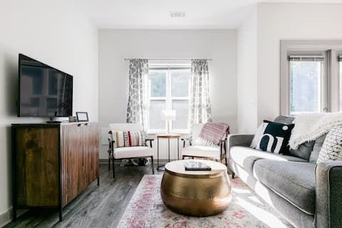 Stylish & Family-Friendly Downtown Condo with Pool