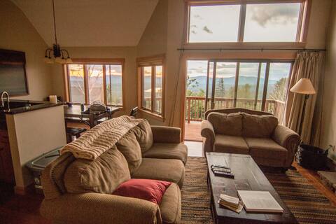 Saddleback Ski Lodge - Ski-in-Ski out Condo