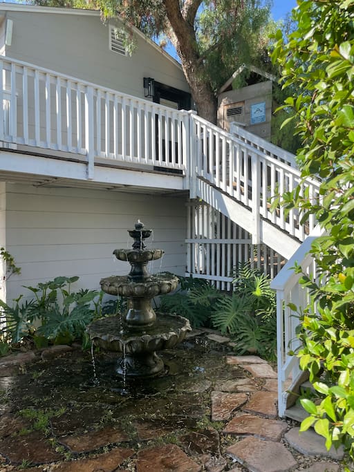 Aviary with Amazing Views!