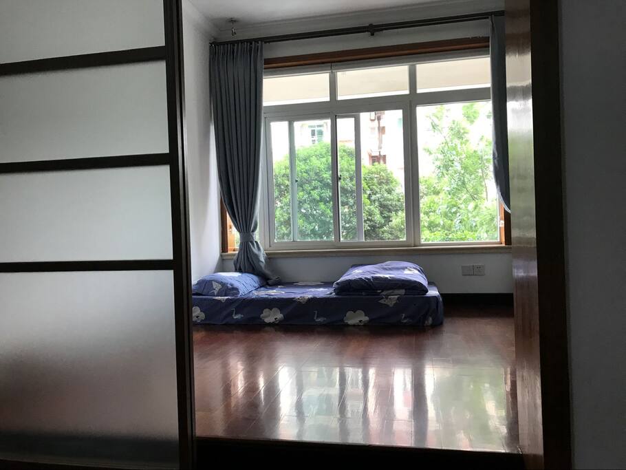 整个房源楼上有4个房间选用此套儿童房之前需先选择一套其他房间。请事先联系房东咨询