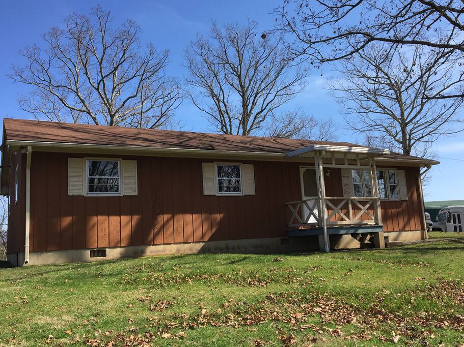 Eagle Roost Lodge on Lake Moomaw