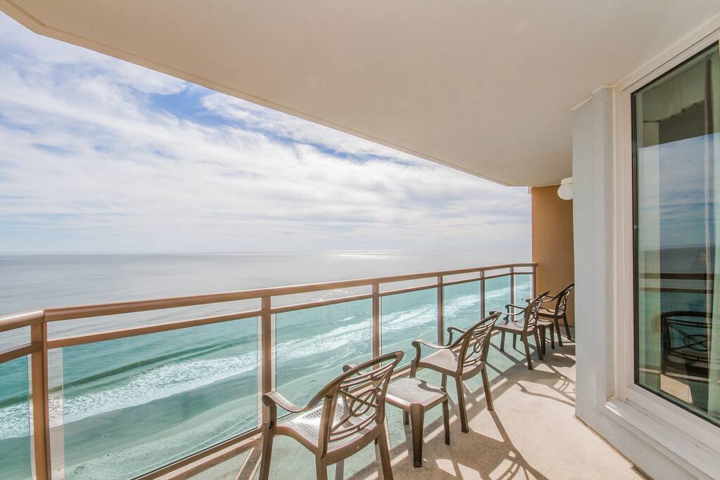 There is lots of space for everyone to come out and enjoy the view.