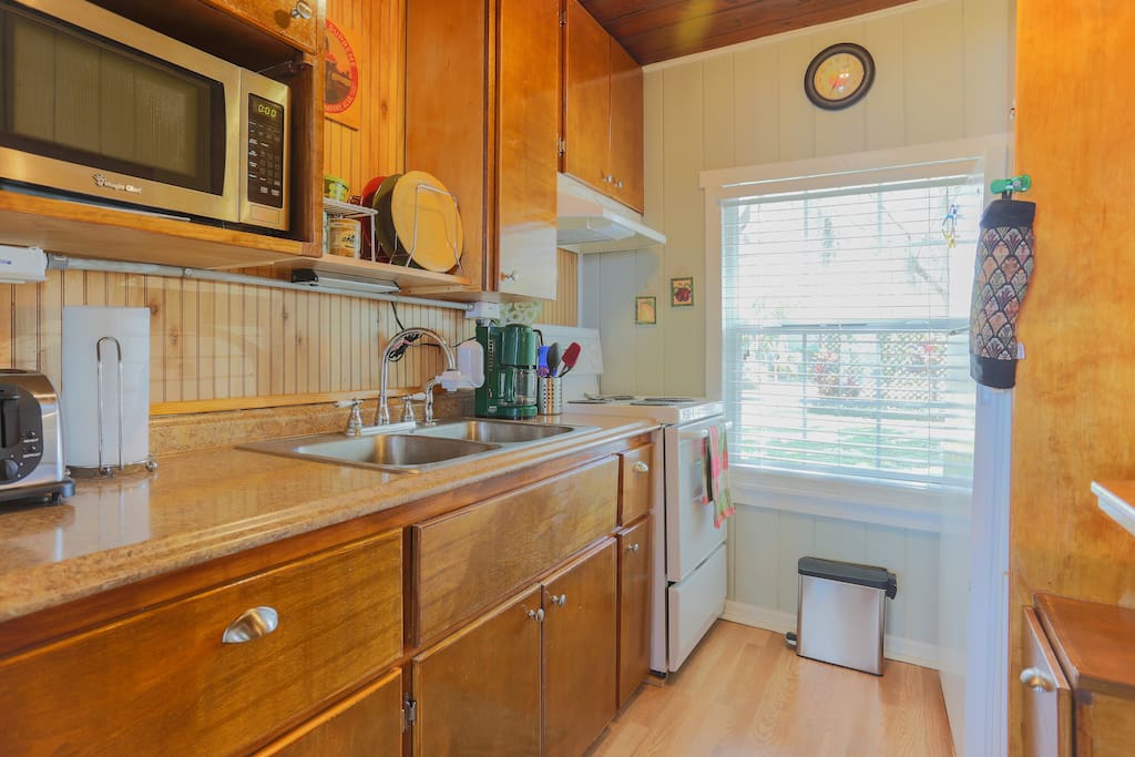 This is the kitchen- It's not big, but there is everything that you need to prepare a meal comfortably. The appliances are fairly new.