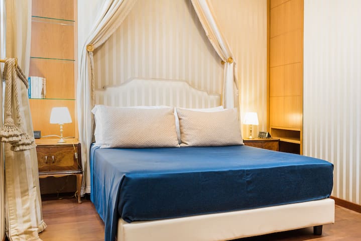 Luxury apartment piazza Navona- Campo de fiori gallery image 4