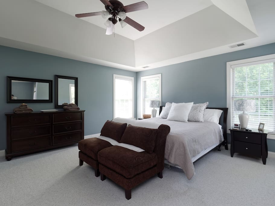Master Suite (1 King)