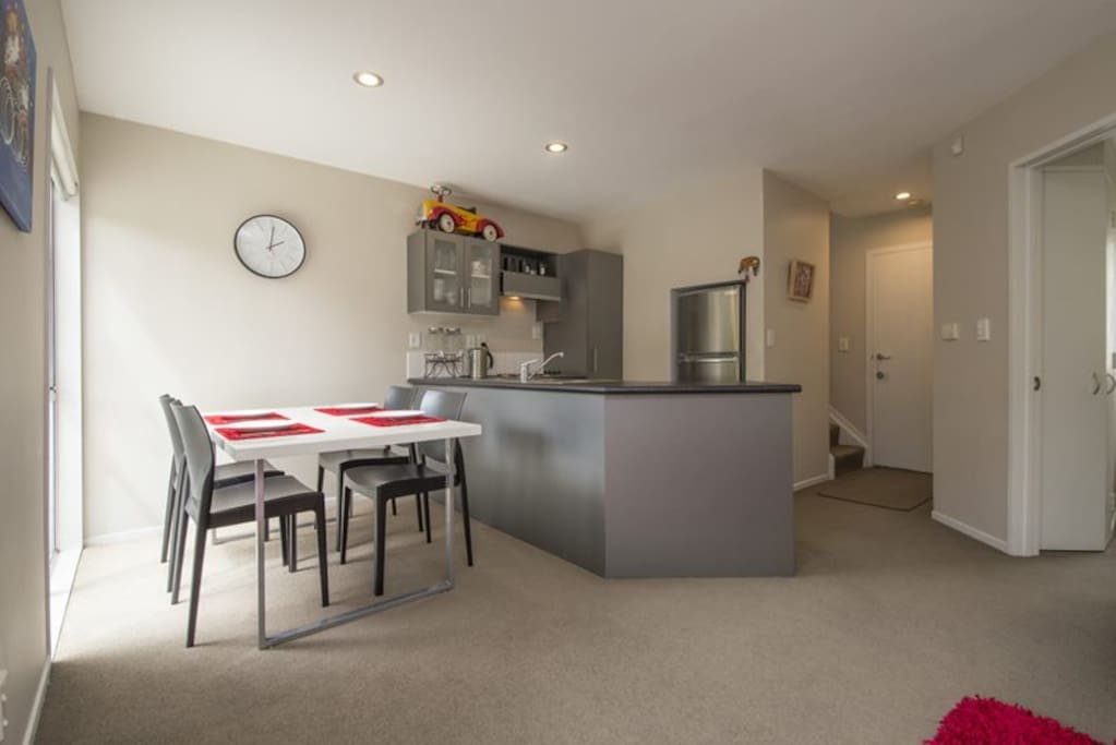 kitchen/dining