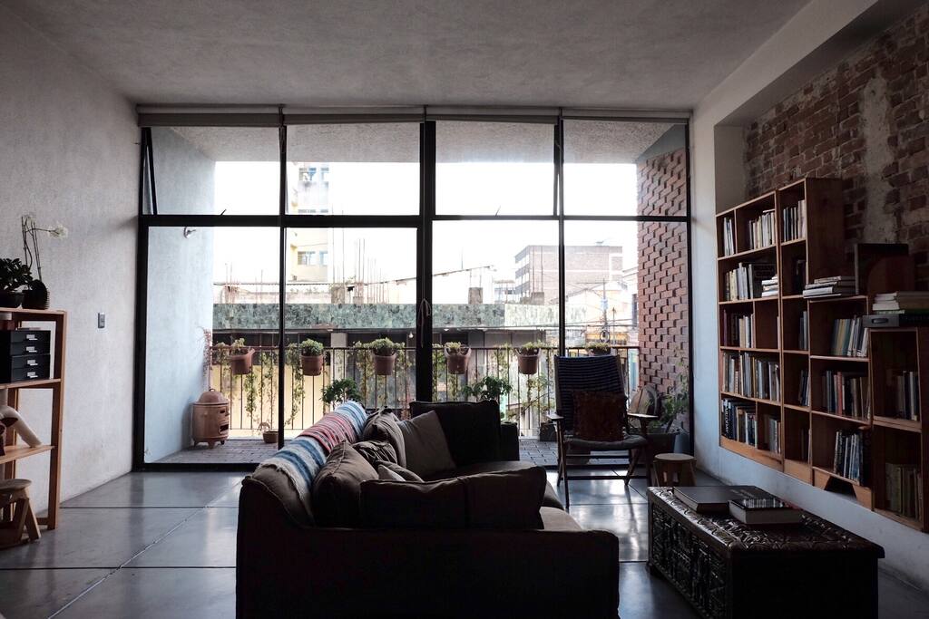 High ceilings and light.