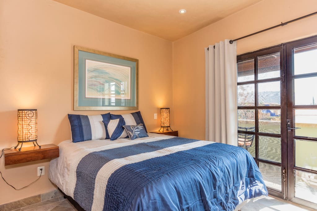 Queen size bed for the 2nd bedroom
