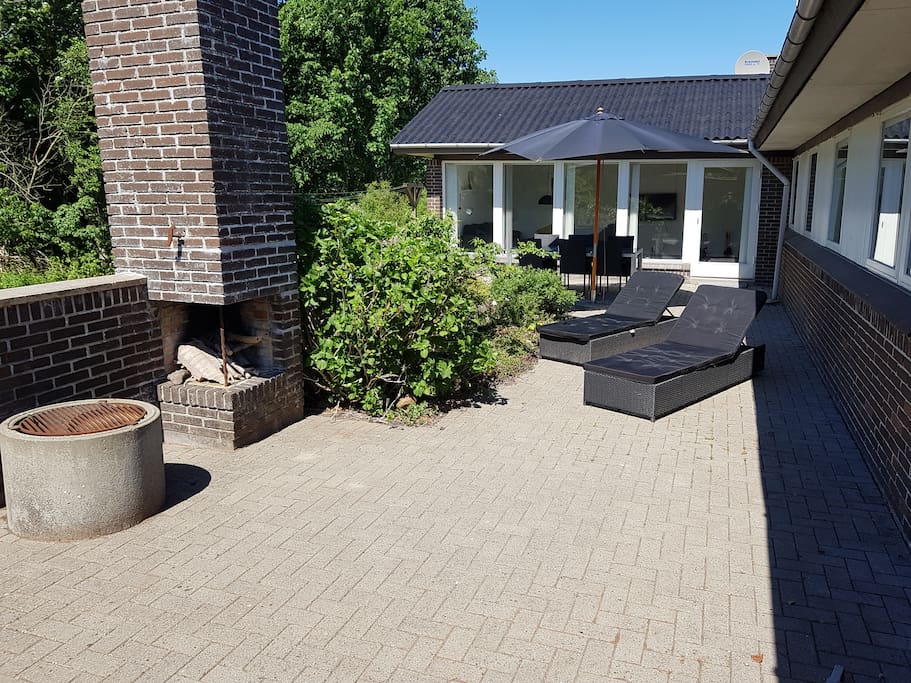 Large private terrase with sun all afternoon
