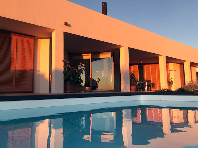 LA CASA DEL TRIANGLE △⛱