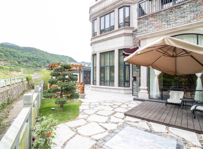 Listings From 度假