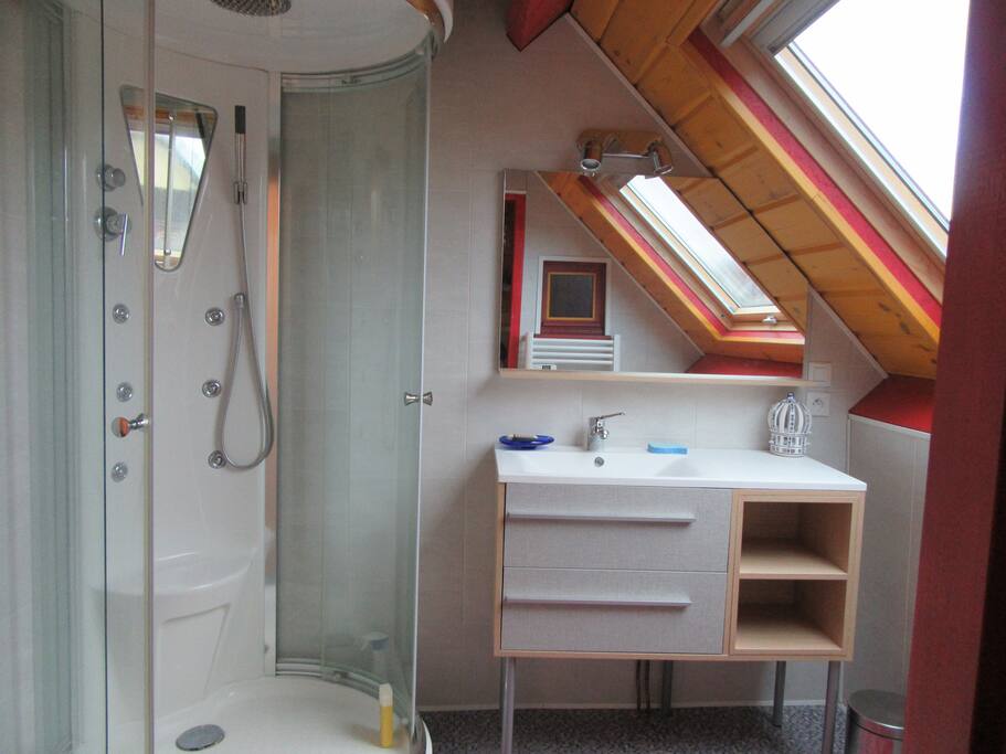 salle d'eau, WC séparé