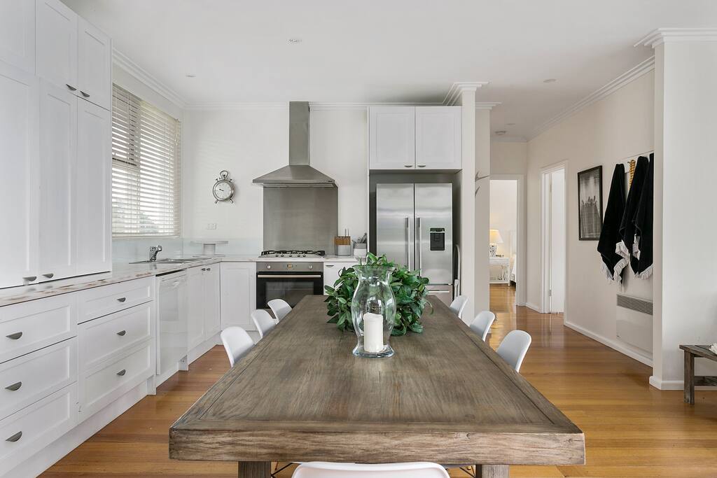 Kitchen dining