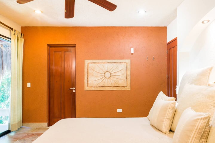 第二间加大双人床主卧 