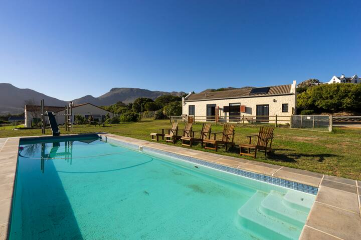 Stable Cottage with a view gallery image 3