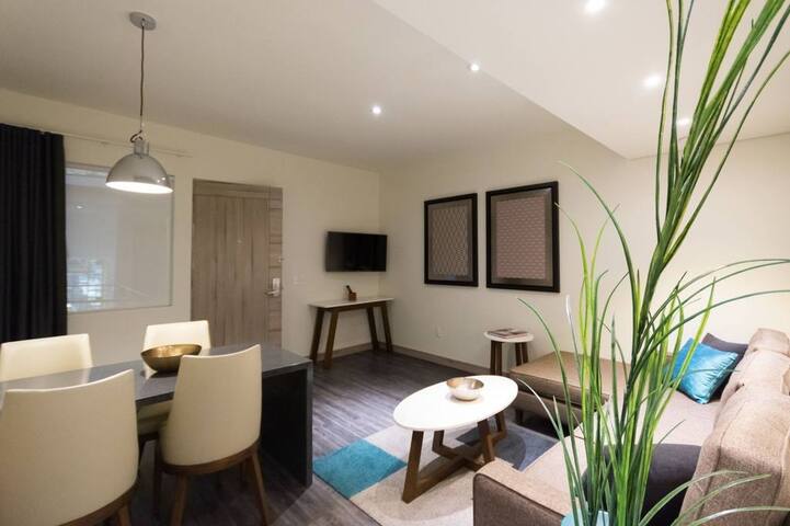 21 STUDIOS & SUITES IN MIDTOWN C♡NDESA. gallery image 3