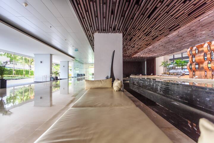 Designer’s luxurious 2BR Apartment Lumpini gallery image 5