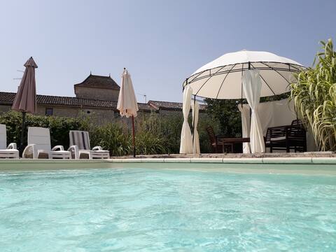 A gîte for 20 people with private pool.