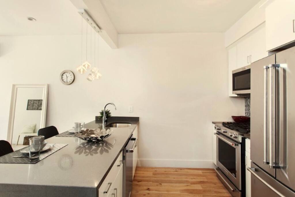 Fully equipped kitchen.