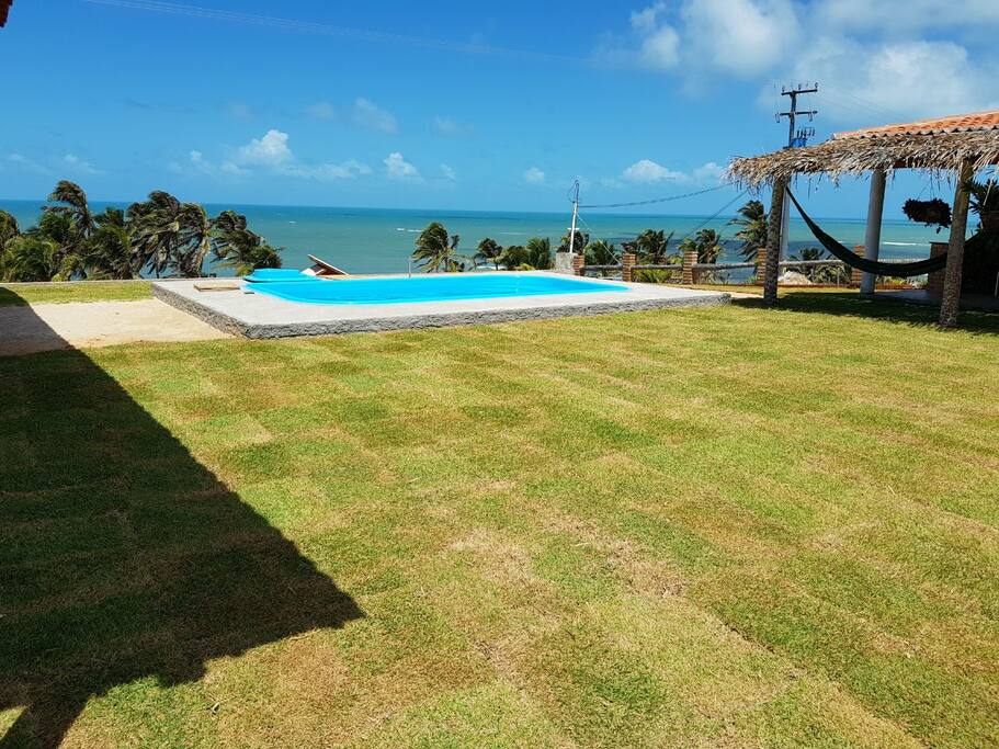 piscina com borda infinita
