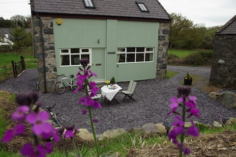 Ysgubor and Gelli, Tregarth