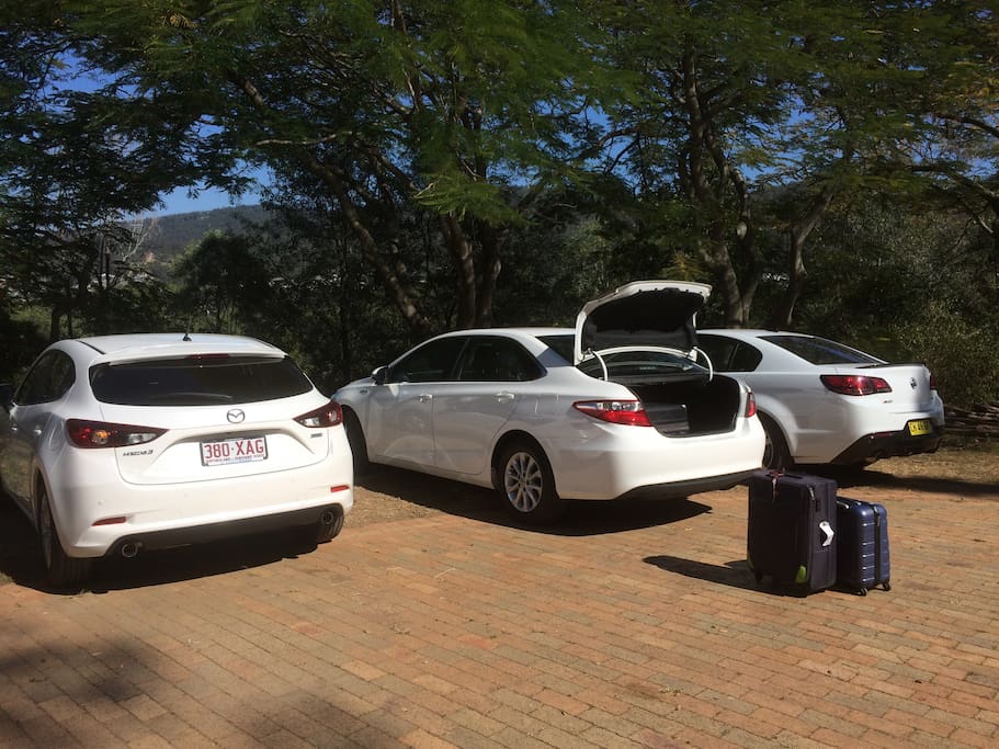 Plenty of room to park cars