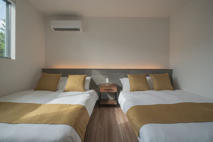 [ห้องนอน 1] เตียงคู่ 2 หลัง