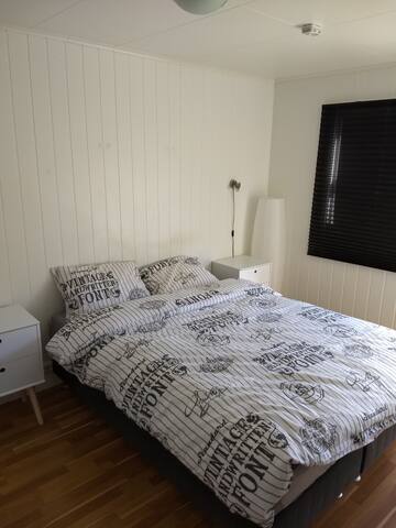 Comfy room in quiet neighbourhood