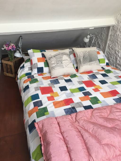 A sprung king mattress & crisp linen for excellent sleeping.