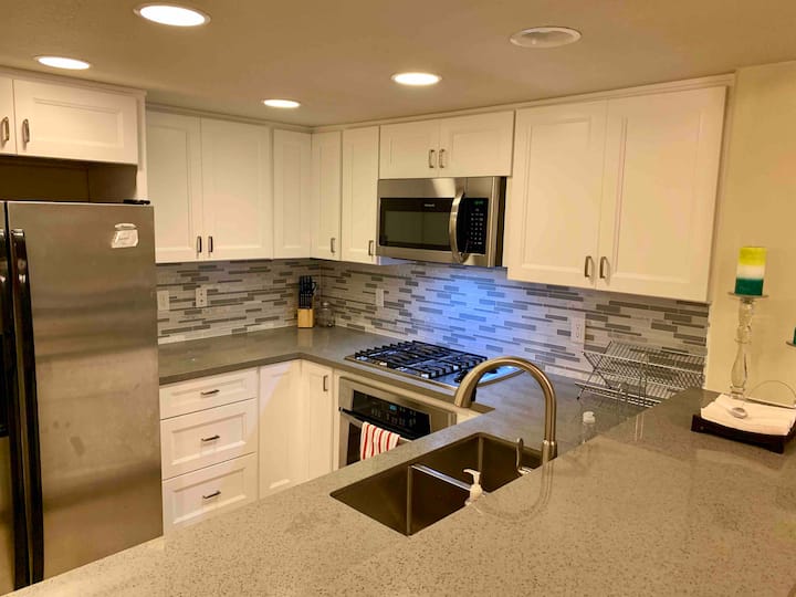 Stay Long-term In Popular Orenco Station Condo - Hillsboro, OR